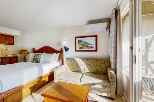 Una cama o camas en una habitación de Islander on the Beach 340