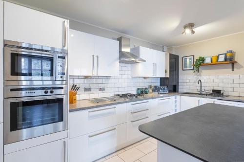 Beautiful 2 Bed property with parking by the sea photo 11