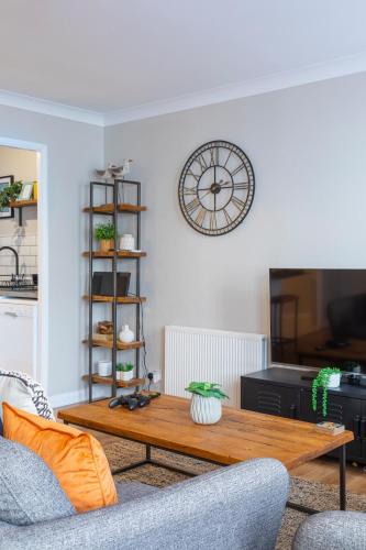 Beautiful 2 Bed property with parking by the sea photo 13
