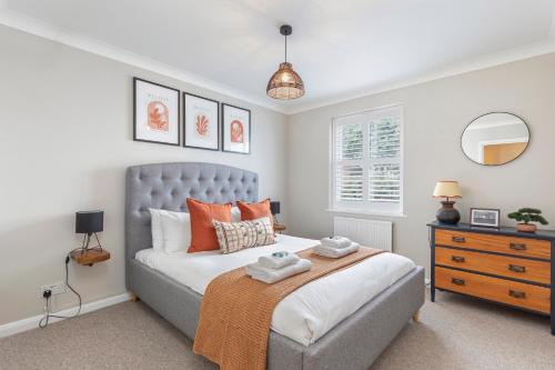 Beautiful 2 Bed property with parking by the sea photo 8