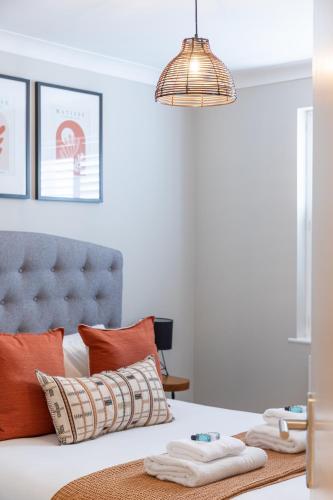 Beautiful 2 Bed property with parking by the sea photo 24