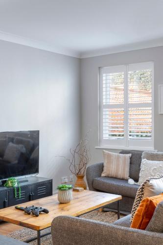 Beautiful 2 Bed property with parking by the sea photo 14