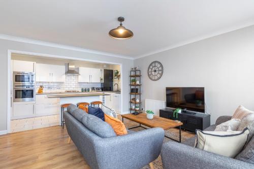 Beautiful 2 Bed property with parking by the sea photo 12