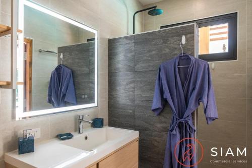 Bilik mandi di Villa Hansa 3br & Private Pool