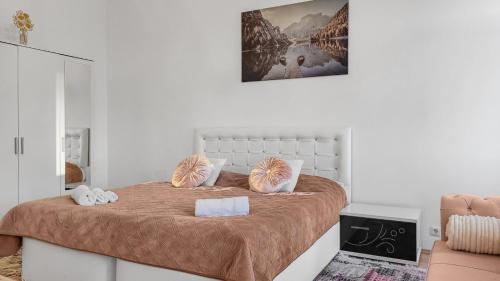 Adalbert Apartments