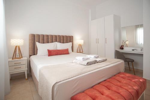 Gallery image of Komitsa Luxury Apartments in Nea Roda