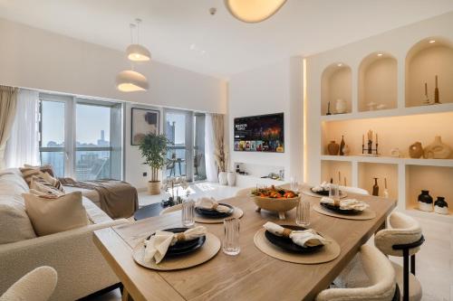 Luxury 2BR in Cayan Tower with Sea, Marina & Dubai Eye View
