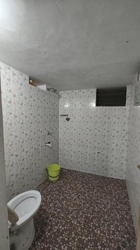 Ένα μπάνιο στο IslandStay-a riverside property