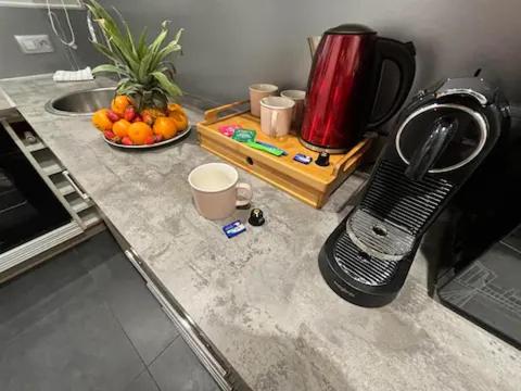 Photo de la galerie de l'établissement Élégant T2 Clim & Balcon - plein centre Cannes, à Cannes