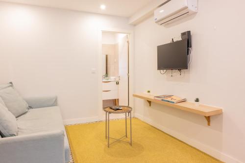 Lapa Charm Apartments with Patio