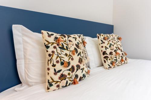 Lapa Charm Apartments with Patio