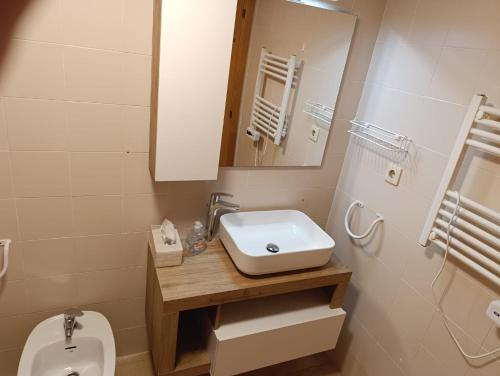 A bathroom at BRAVAHOLIDAYS-250-Poblet