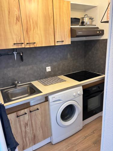 Appartement secteur village rez-de-chaussée terrasse et parking privé 50m mer