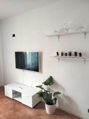 Μια τηλεόραση ή/και κέντρο ψυχαγωγίας στο Vale's house