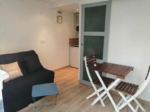 Charmant studio indépendant à 2 pas de la plage