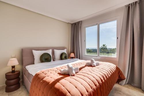 Ultimate Rentals- 2BR Apt with Sea View 5 Min to Beach Selwo Hills 2