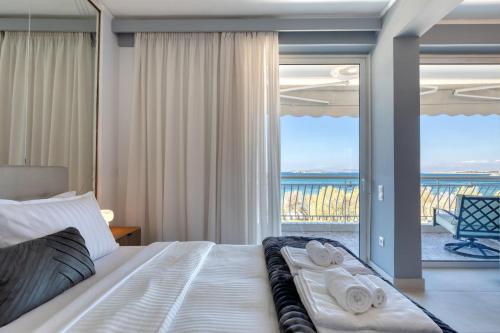 Luxury Beachfront Paradise in Athens Rivieria Kavouri Vouliagmeni