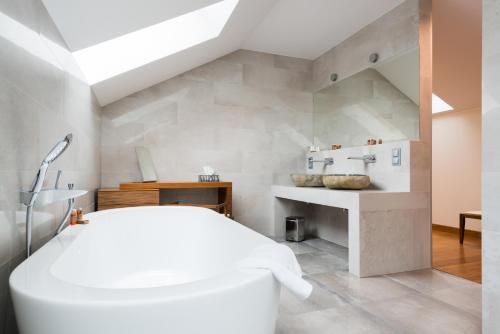 Koupelna v ubytování Hotel Żywiecki Medical SPA & Sport Żywiec