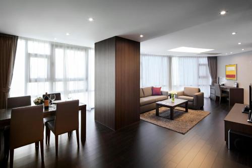 Гостиная зона в Fraser Place Central Seoul