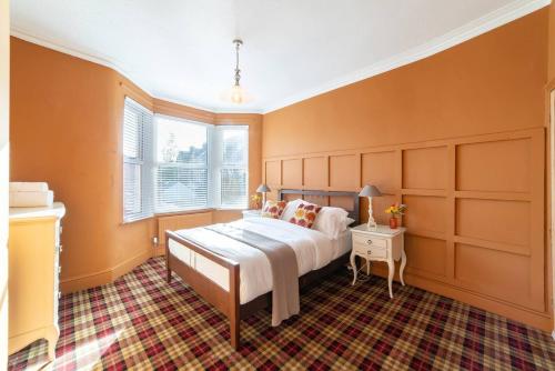 Family Stay By Sefton Park & Lark Lane Parking photo 3