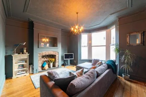 Family Stay By Sefton Park & Lark Lane Parking photo 1