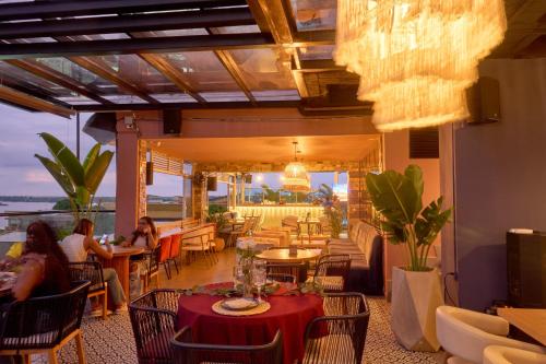Zona de estar de Kamaleb Farallones Hotel