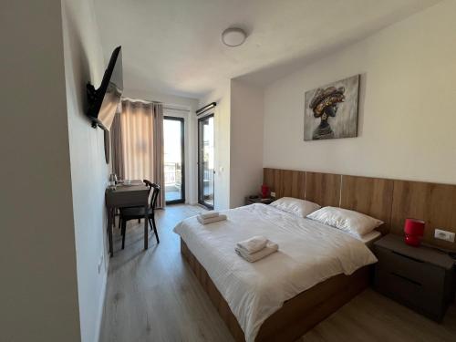 Dennys Apartments New Bazaar Delight