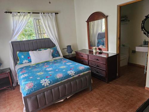 Postel nebo postele na pokoji v ubytování Hacienda Claro de Luna 3 Bedrooms