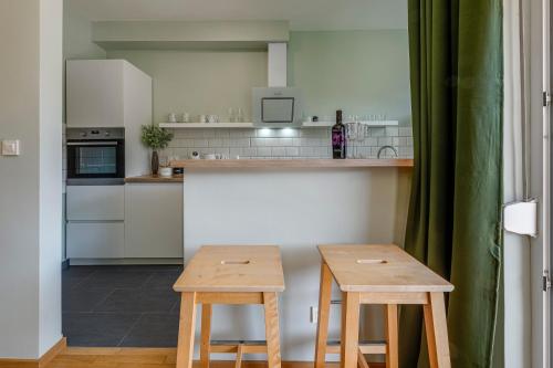 River Apartment I Cozy & elegant apartment for 4 with private parking