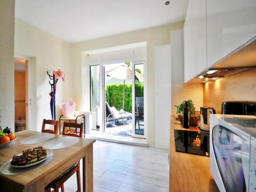 Comfortable apartment very close to the beach