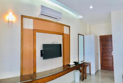 TV a/nebo společenská místnost v ubytování Cebu North Coast Beach Resort