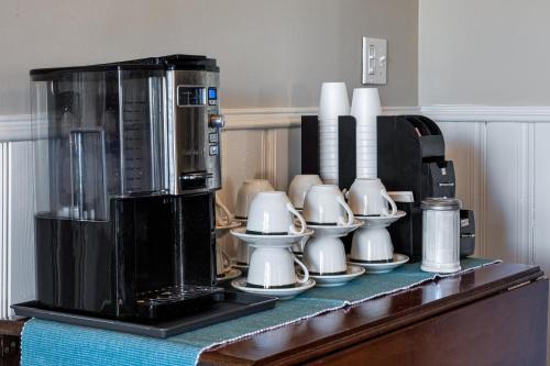 Stone Mountain Manorにあるコーヒーまたはお茶