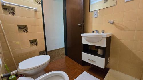 Bilik mandi di Hotel Panorama
