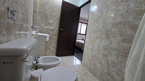 Bilik mandi di Hotel Panorama