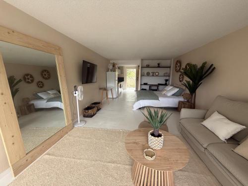 Logement cosy avec piscine