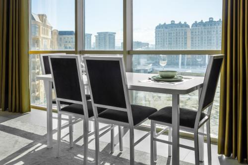 En sittgrupp på Magic Mountain