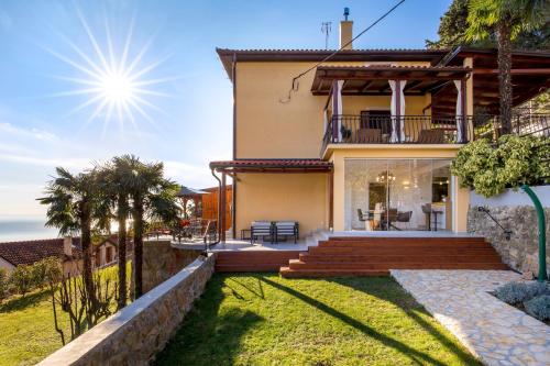 Apartments with parking space Opatija - 23879