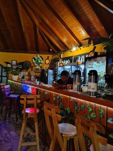 The Chill in Mansion Hostel Santa Martaにあるラウンジまたはバー