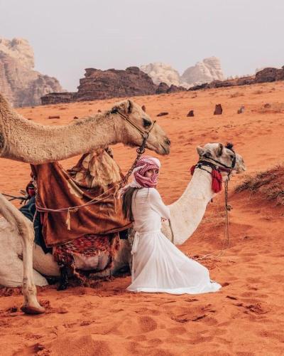 Tetamu yang menginap di Taj Wadi Rum camp