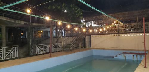 Bazén v ubytování Casa Linda Bulacan Hotel and Resort nebo v jeho okolí