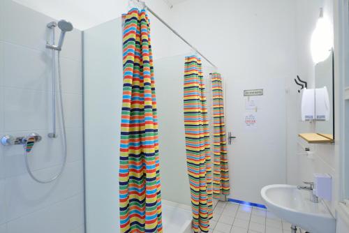 Ванная комната в Kiez Hostel Berlin