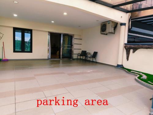 Foto dalla galleria di Area Bandar Putra Kulai 4-6BR near AEON IOI Airport a Kulai