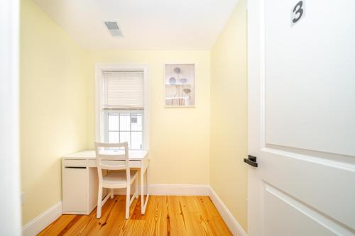 クインシーにある39 - 3BR Quincy - Stunning Townhouse near Adamsのギャラリーの写真
