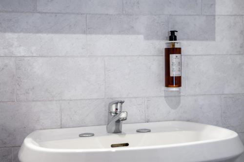 Un baño de Arthemisia