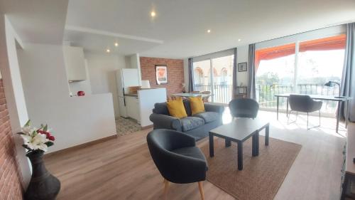 Interpares Swimmingpool by Del Parque Flats