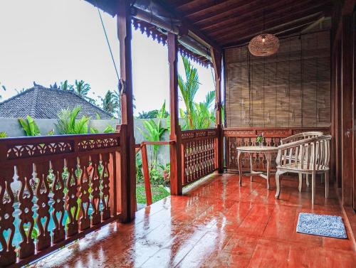 Pondok Langkih Pool Villa by Uniquecationsにあるバルコニーまたはテラス