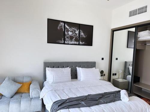 Gallery image of Binghatti canal suites smart home by kings holiday in Dubai