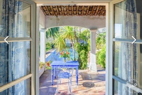 Κήπος έξω από το Villa paisible