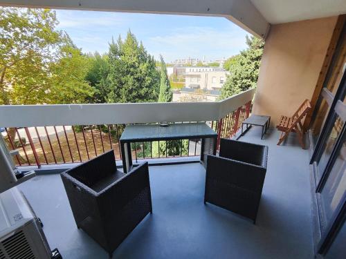 Apt 9 personnes garage, Wi-Fi, tram, parking, climatisation, jeux