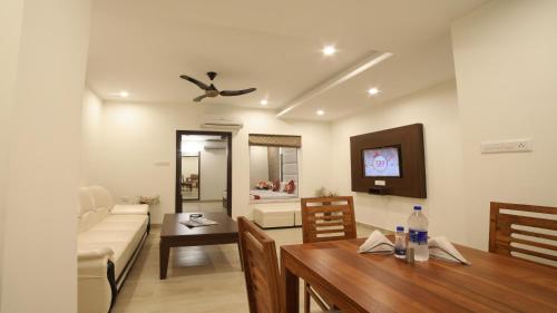 Μια τηλεόραση ή/και κέντρο ψυχαγωγίας στο Cosmos Raj Plaza Jaipur